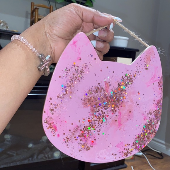 Kitty Decor - Picture 3 of 6